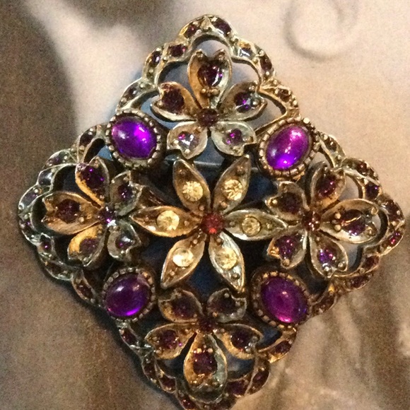 Gold Tone Faux Pearl and Amethyst Rhinestone Medallion and Necklace